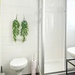 Apartment Modern In Center *